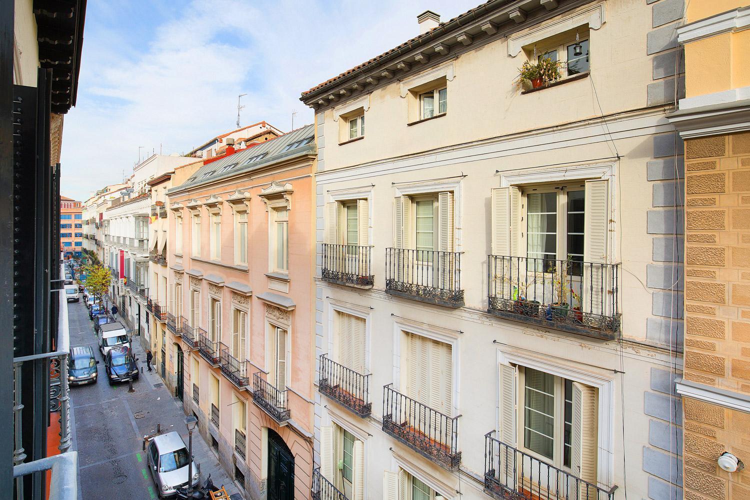 Apartamentos San Lorenzo 26 مدريد المظهر الخارجي الصورة
