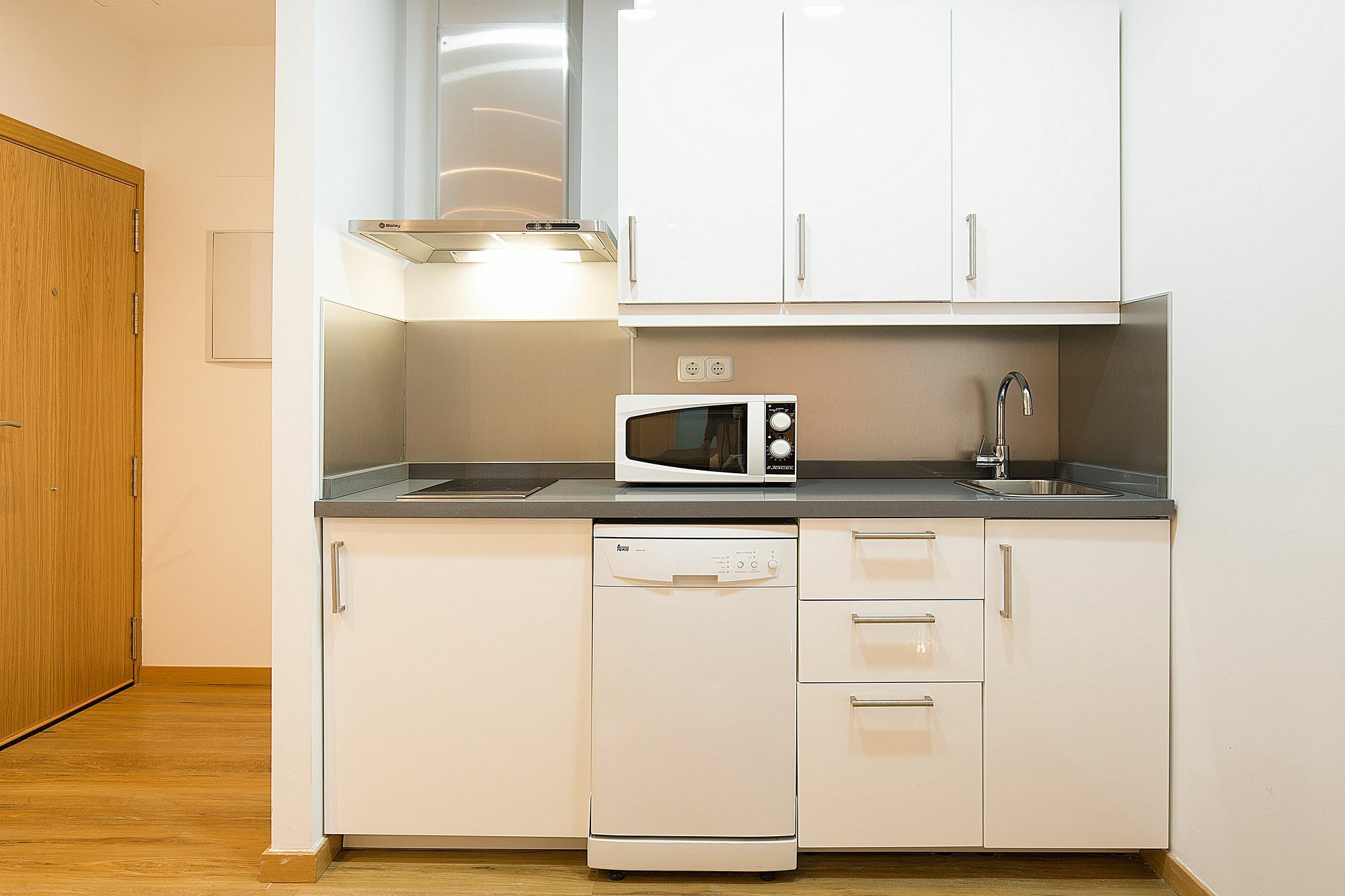 Apartamentos San Lorenzo 26 مدريد المظهر الخارجي الصورة